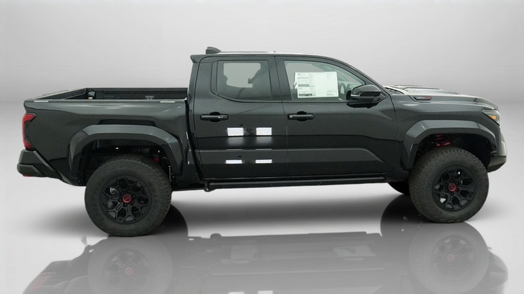 2026 Toyota Tacoma TRD Pro - Photo 7