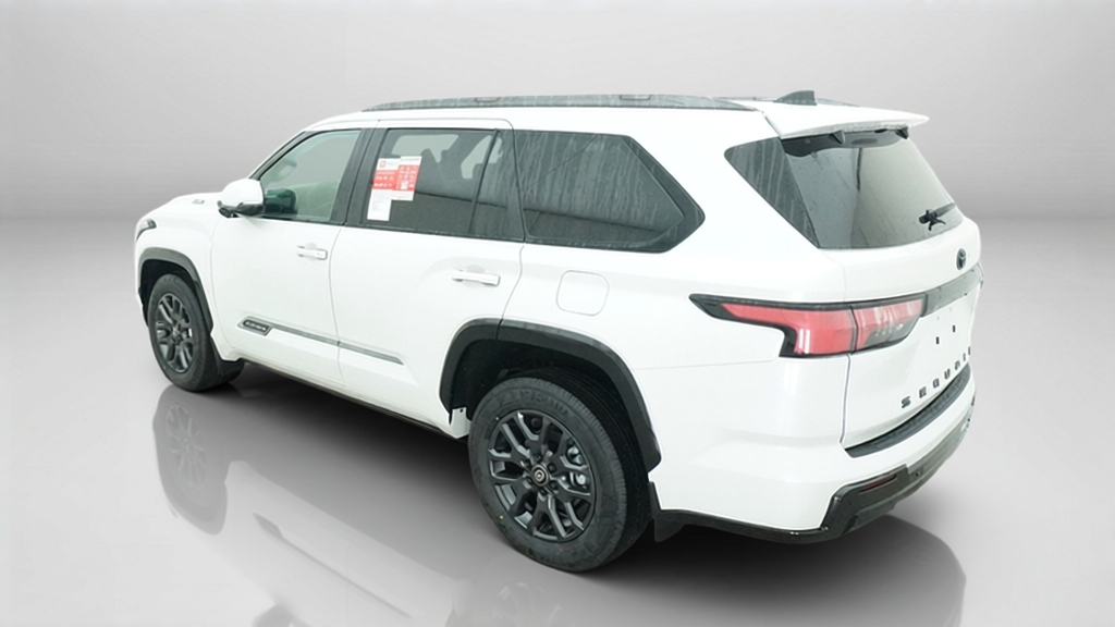New 2026 Wind Chill Pearl <sup>1</sup> Toyota  Platinum image 14
