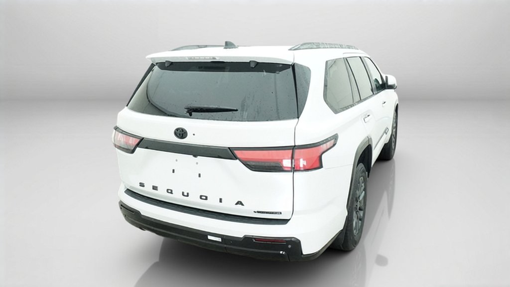 New 2026 Wind Chill Pearl <sup>1</sup> Toyota  Platinum image 11