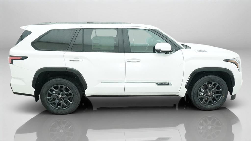 New 2026 Wind Chill Pearl <sup>1</sup> Toyota  Platinum image 7