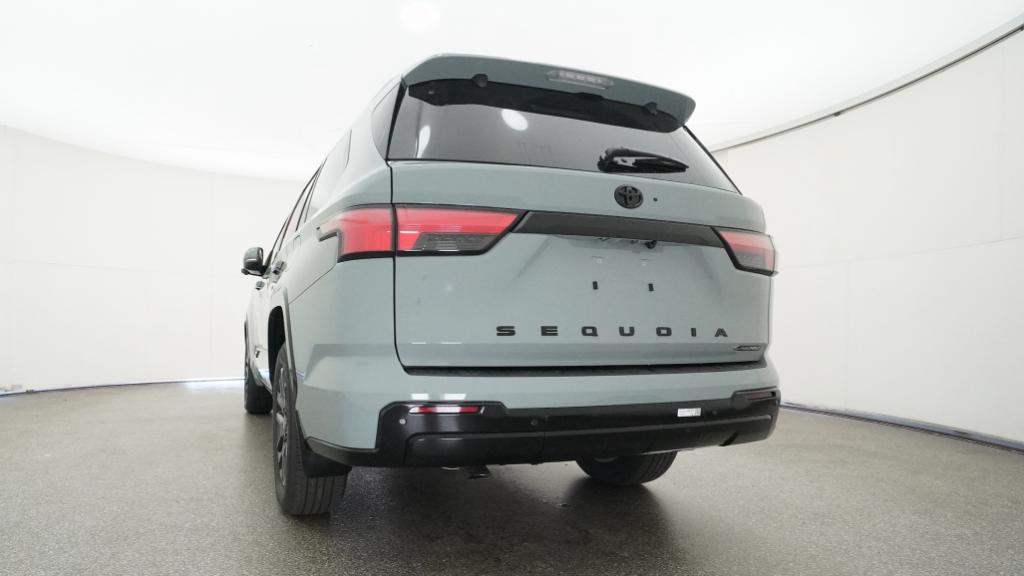 New 2026 Lunar Rock Toyota  Platinum image 8
