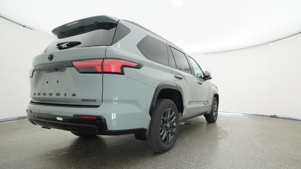 New 2026 Lunar Rock Toyota  Platinum image 17