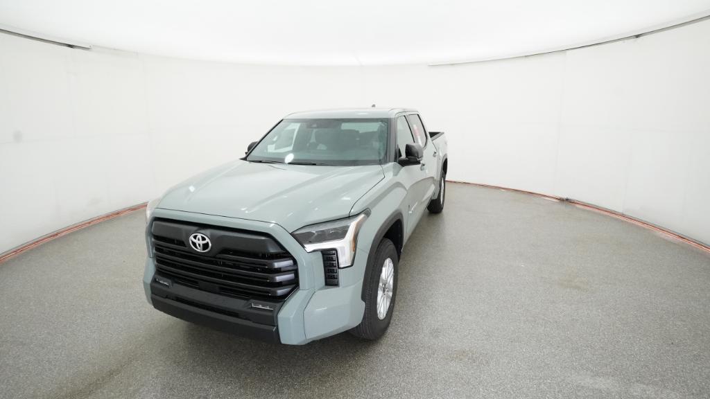2026 Toyota Tundra SR5 CrewMax photo 4