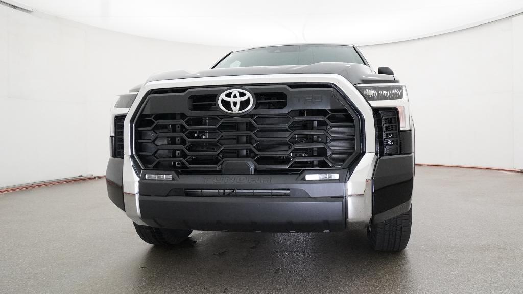 New 2026 Midnight Black Metallic Toyota SR5 image 28