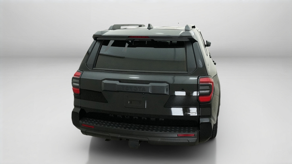 2026 Toyota 4Runner SR5 SUV Slide 8